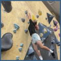 Immer an der Wand lang! Die 7c bouldert.